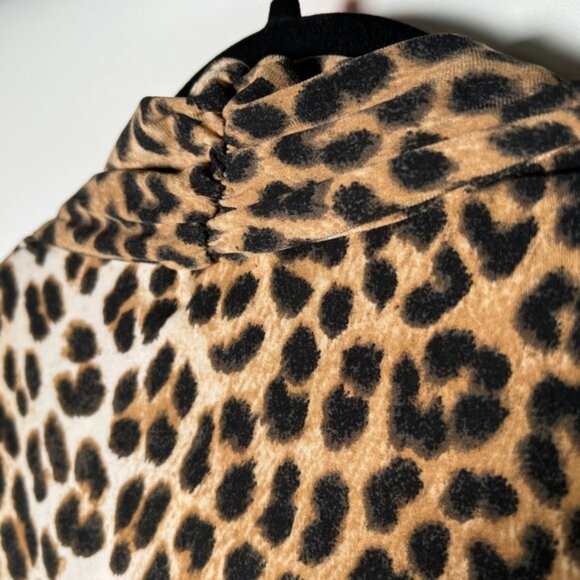 NWT CARMEN MARC VALVO Leopard Cheetah Print Tie V-neck Short Sleeve Blouse Sz XS - Picture 10 of 14